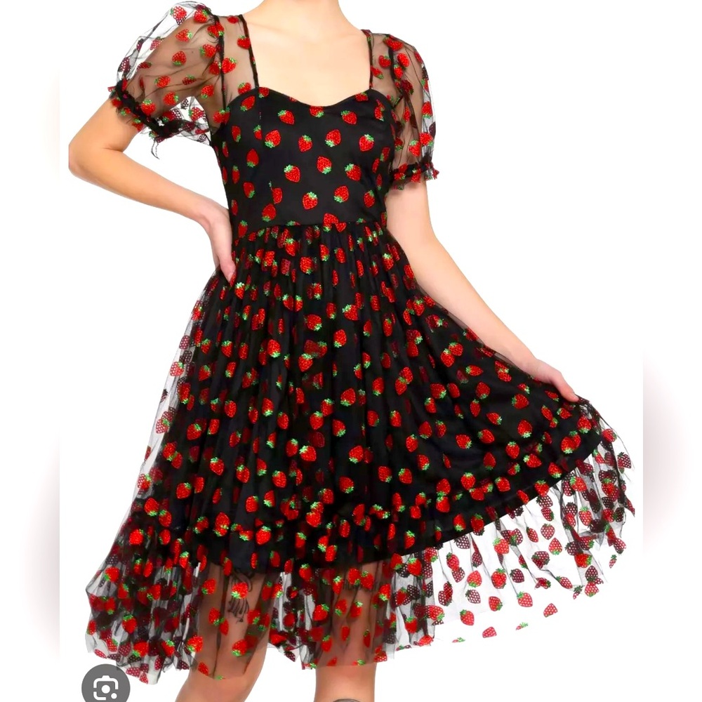 COPY - Strawberry hot topic dress